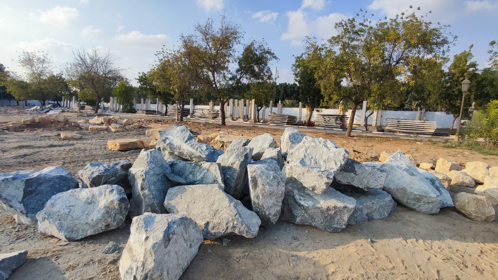 SMOOTH WADI BOULDERS